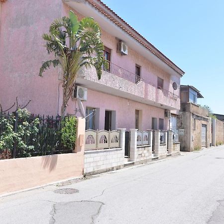 Izzhome Lagoon Pula Exterior photo